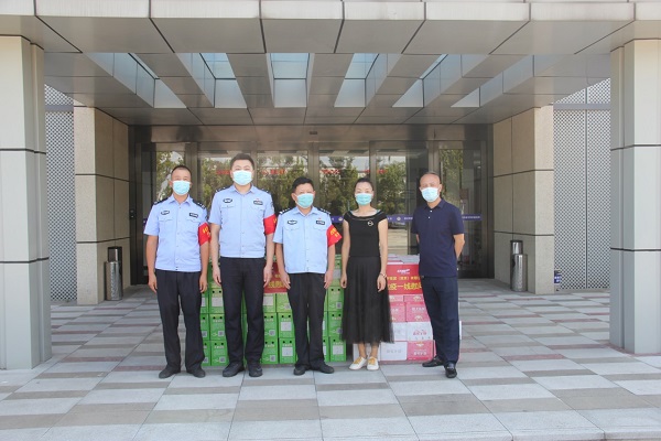 2愛心助農(nóng)，慰問抗疫一線人員.jpg